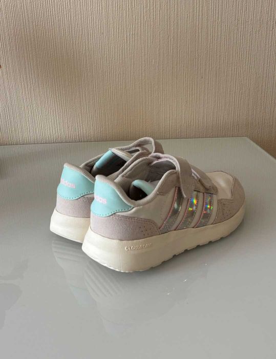 Дитячі кросівки Adidas 35 розмір