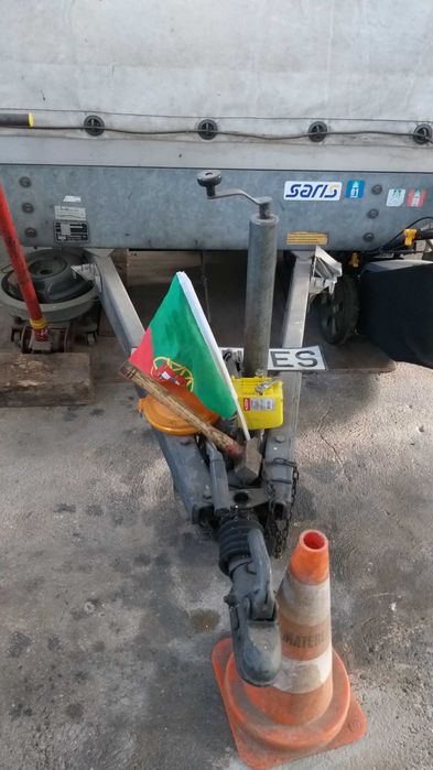 reboque de carga com ou sem cobertura