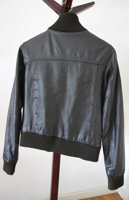 Blusão bomber castanho em pele da Xdye Vintage