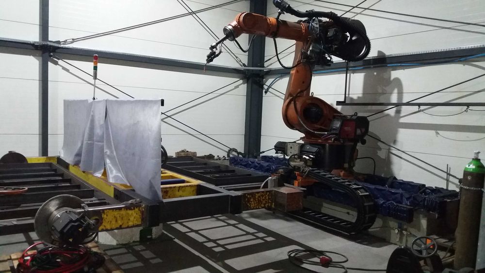 Robot Kuka. Spawanie. Układarka worków Zbijarka palet Sprzedaż Naprawa