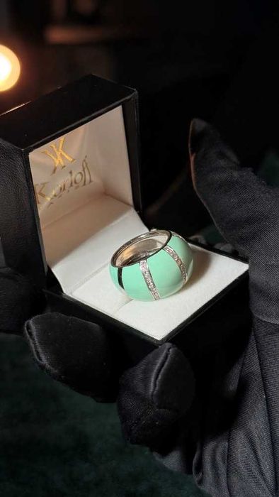 Брендовое золотое кольцо с керамикой