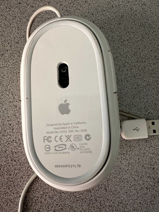 Apple Wired Mighty Mouse (Model A1152). 2005
