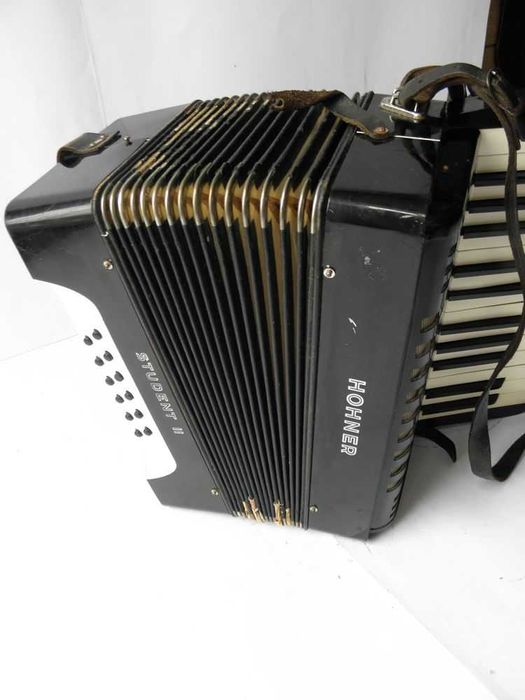 Akordeon dziecięcy HOHNER STUDENT II 12 basów do remontu lub na ścianę