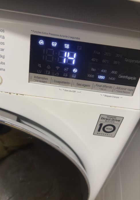 Máquina de Lavar e Secar LG