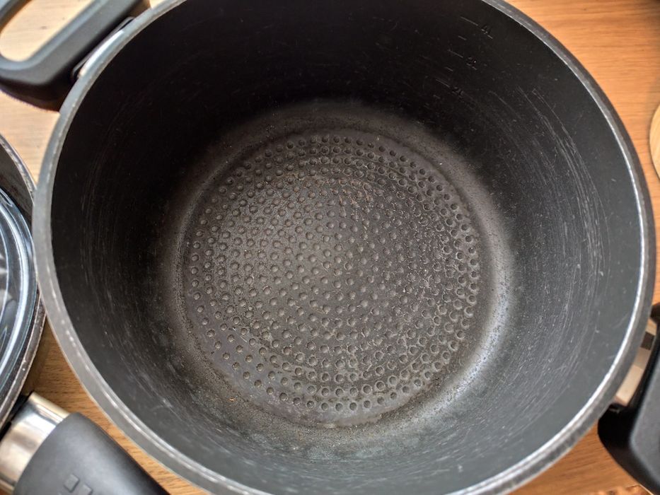 Frigideira e panela antiaderentes