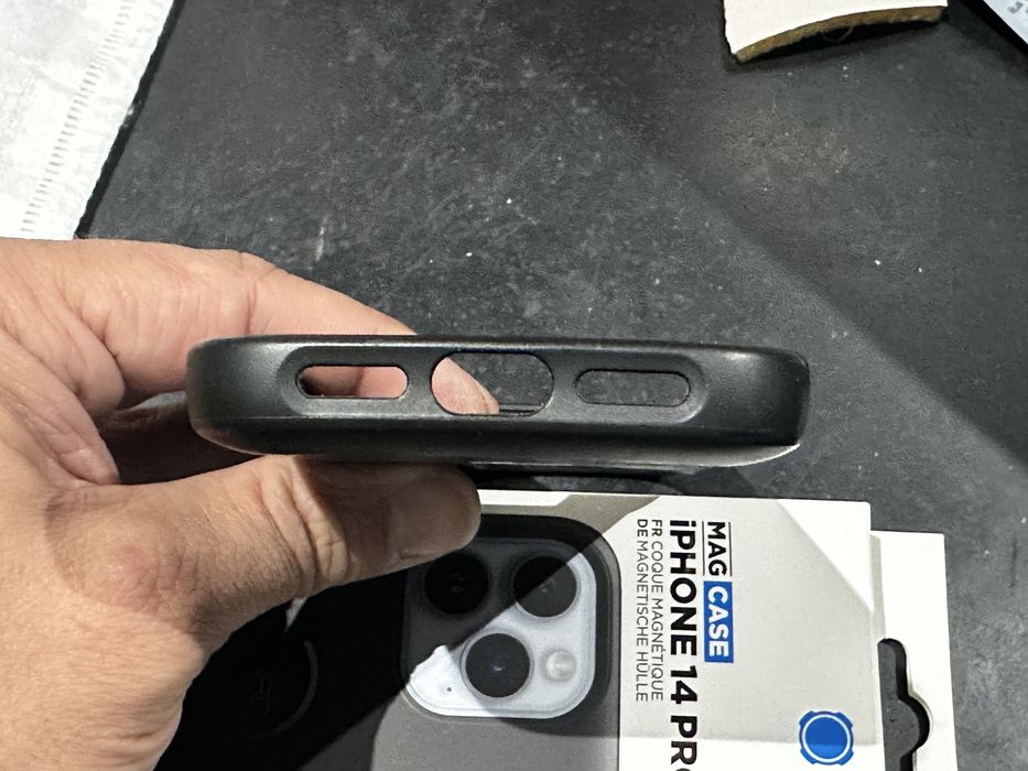 Capa QuadLock iPhone 14 Pro