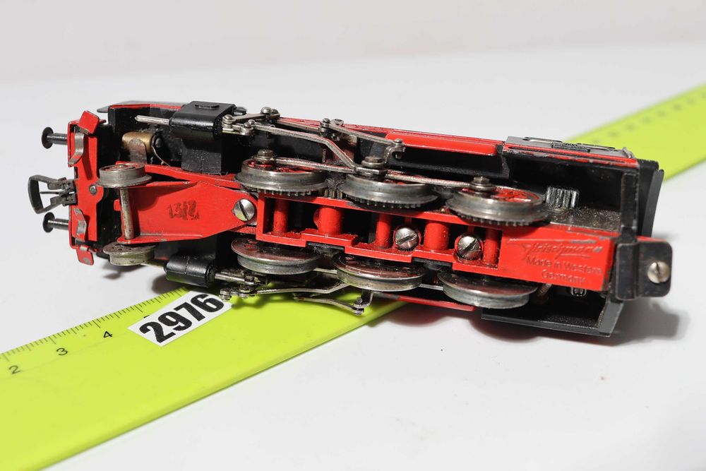 модель паровоза Fleischmann H0 1350 BR 24