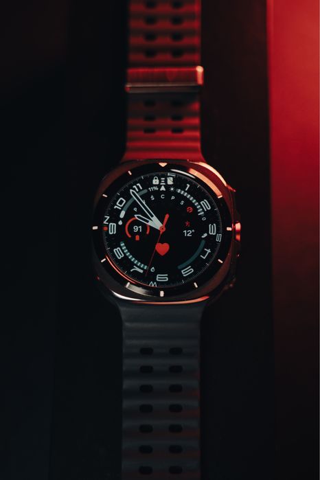 Samsung Galaxy Watch Ultra — zadbany komplet + 3 paski + 3 szkła
