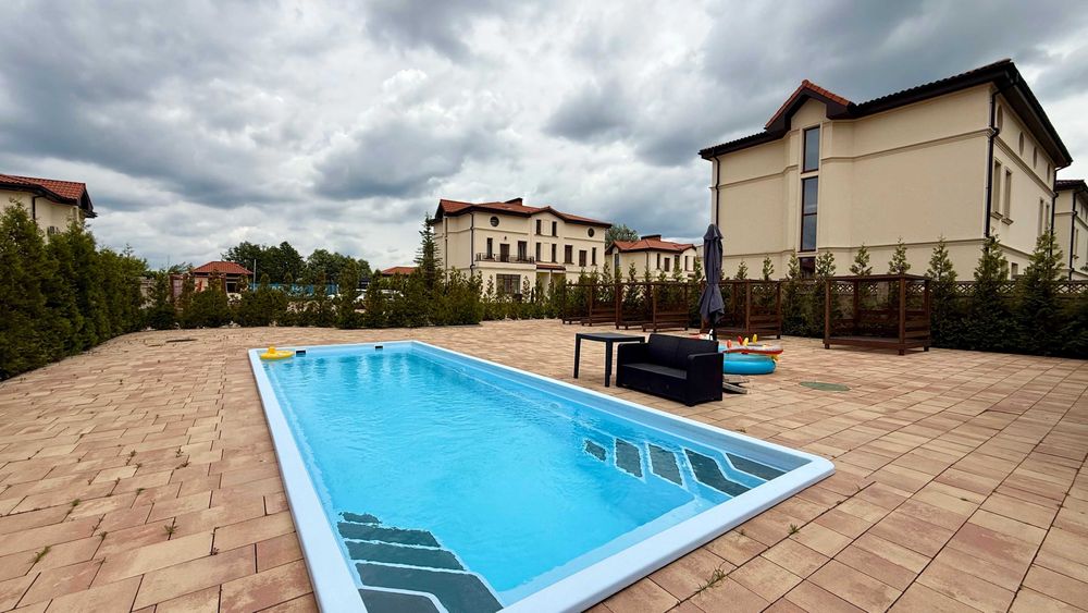 Без%.Продаж дуплекса в КМ "Фонтан",є басейн,барбекю. Підгірці.3 сотки