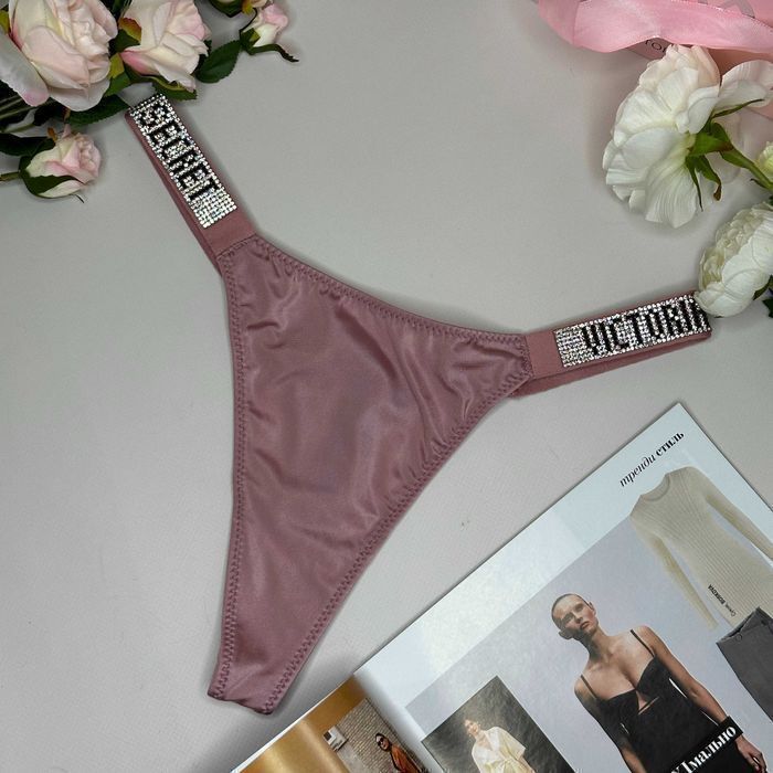 Жіночі стрінги Victoria's Secret. Женские трусики