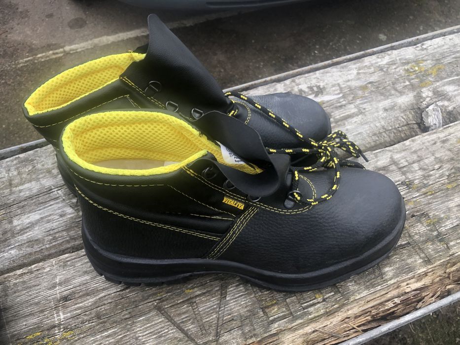 Взуття VITALIYA 42 зимові