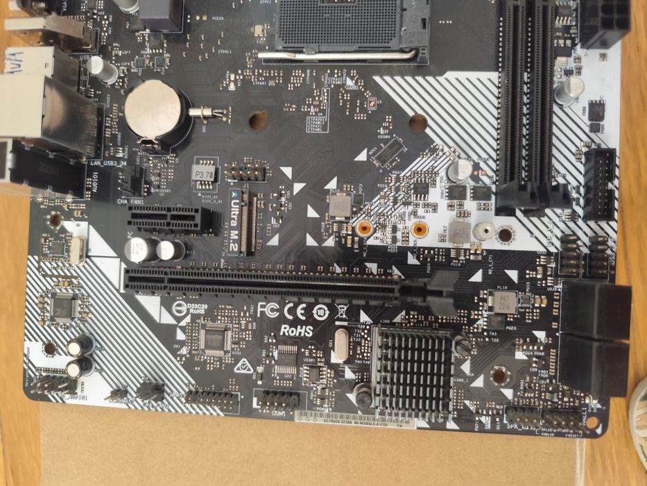 ASRock A320M-HDV AM4 (Com Defeito / Peças)