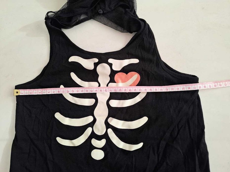 Vestido H&M de esqueleto Halloween para 8-9 anos (134cm)