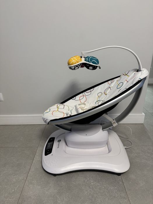 Заколисуючий центр 4moms.