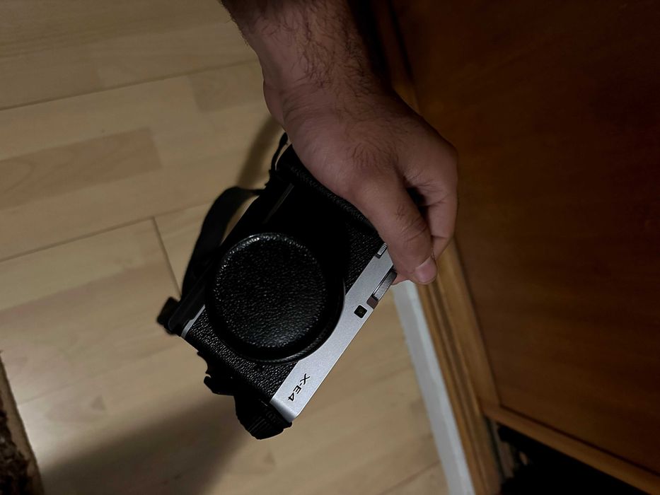 Fujifilm X-E4, com baterias, lente TTartisan AF 27 mm