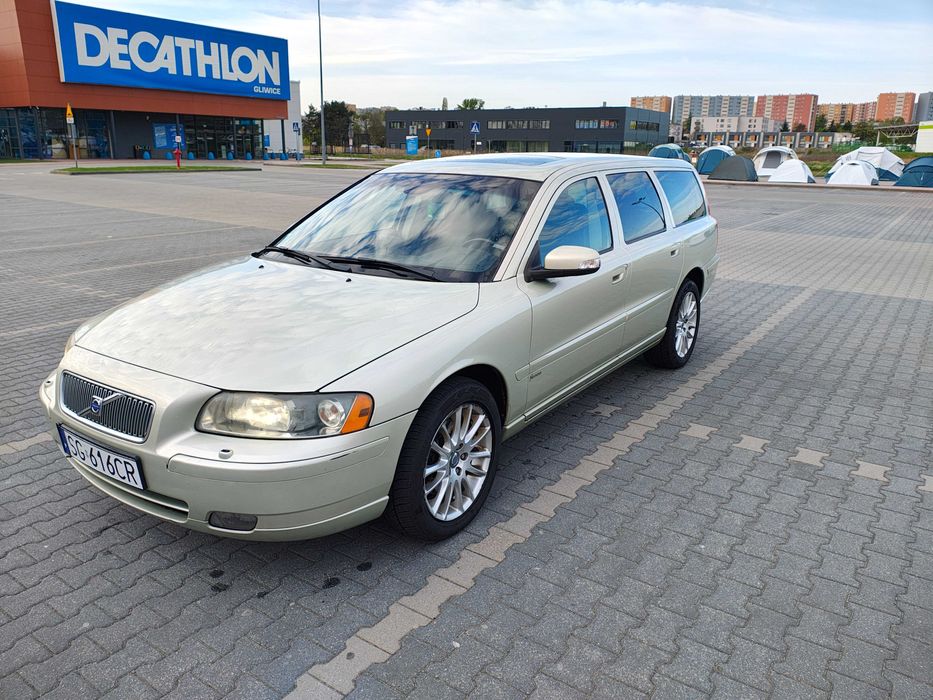 Volvo v70 2006r 2.4 D5 AWD 185km 4x4 Doinwestowany