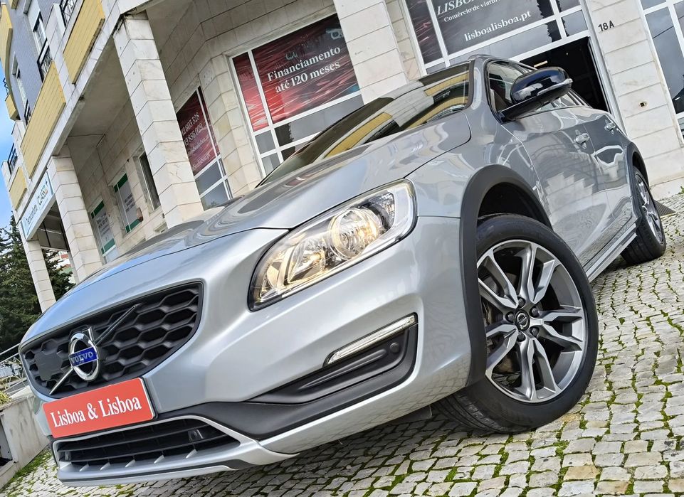 Volvo V60 Cross Country 2.0 D3 Momentum