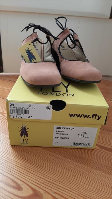 Sapatos abertos Fly London novos