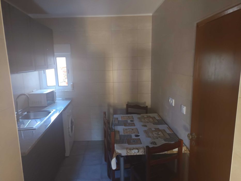 Arrenda se T1 nas Gaeiras