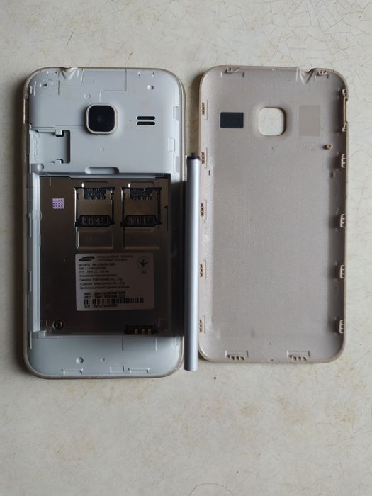 Продам телефон Samsung  Galaxy J1 mini