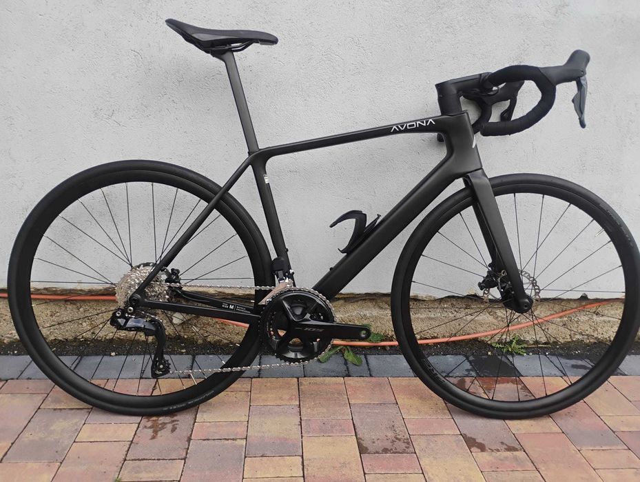 Rower szosowy AVONA Velum - jak nowy 105 di2, koła carbon, trek madone