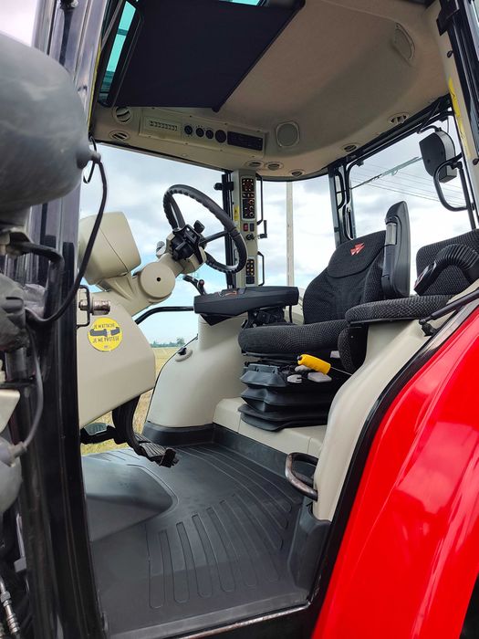 Massey Ferguson 5711 S DYNA 6 TUR  PNEUMATYKA Dopasiony traktor Waga