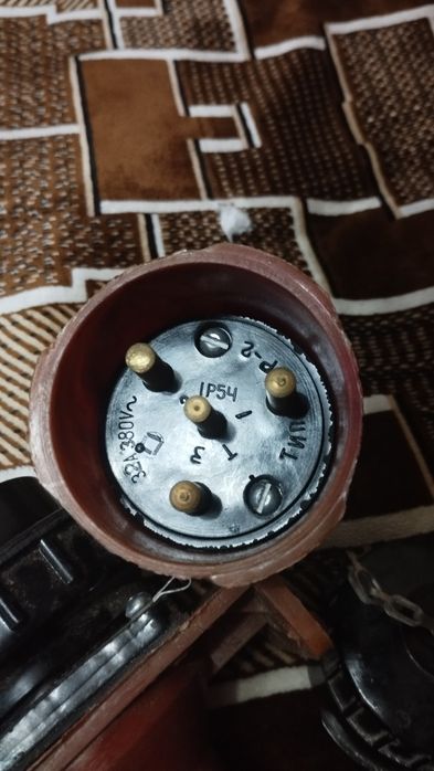 Силовий розйом 32А