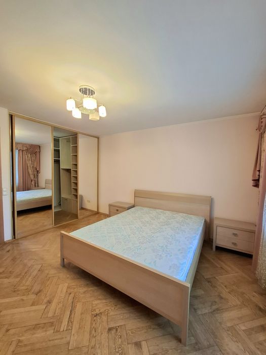 4 кім.квартира Борщагівська 145
Дві ктири на