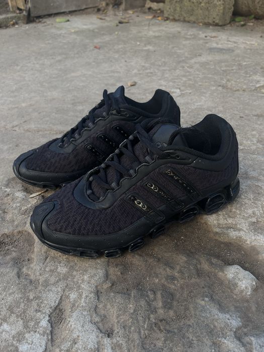 Продам гарні кросовки Adidas megaride