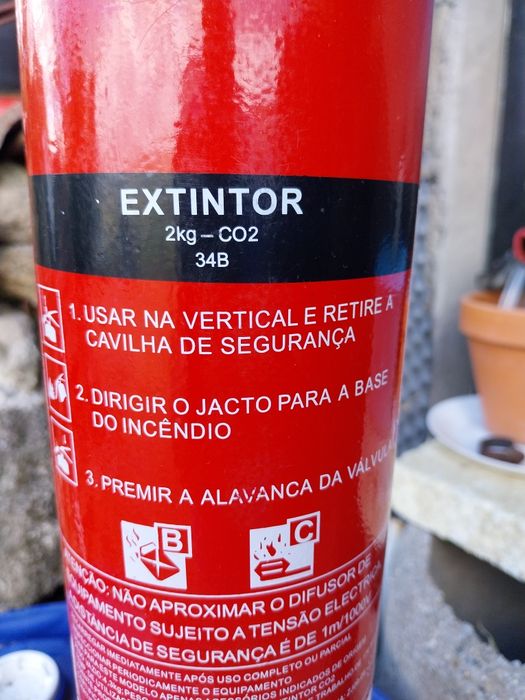 Extintores CO2 novos
