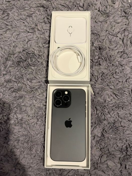 iPhone 15 pro max 256 GB Black Titanium + 6 Etui i akcesoria