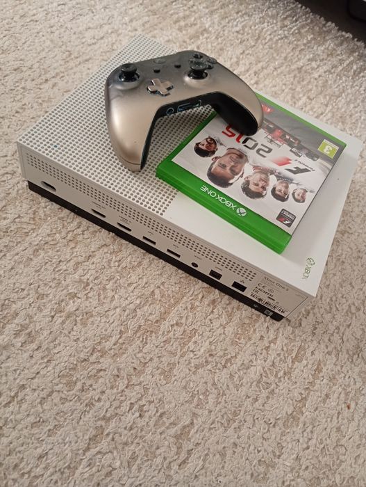 Xbox One s  disponível em bom estado