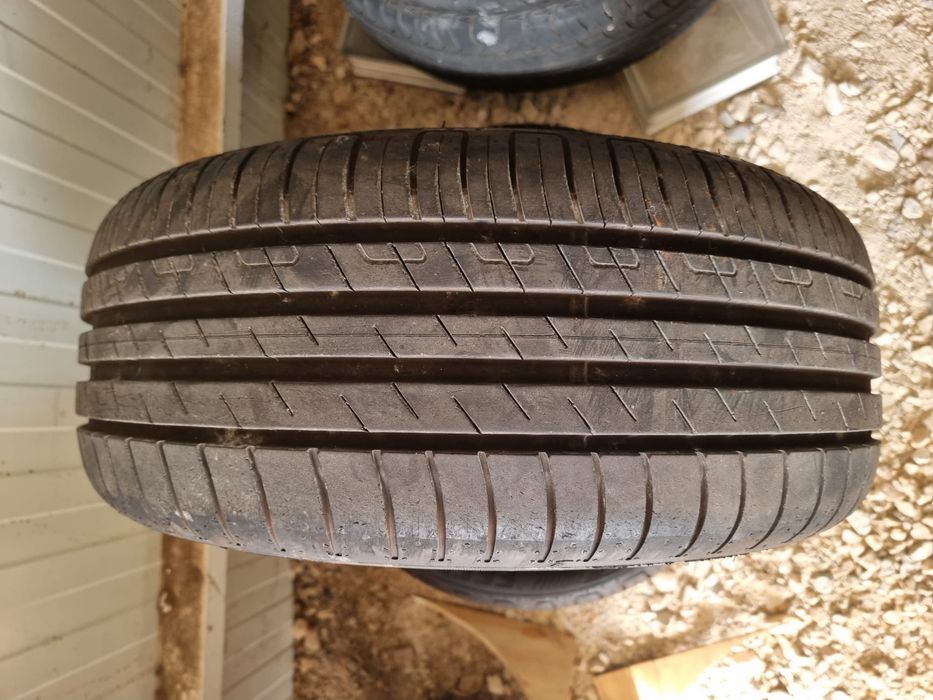 Pneus Diversos em Bom Estado