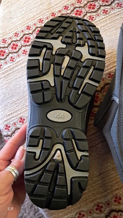 Buty sportowe wkładane klapki 42