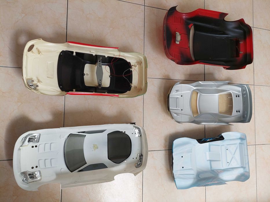 5 carroçaria(2nova=escala 1:10 e 1:12);3usadas escala 1:10;ler anuncio