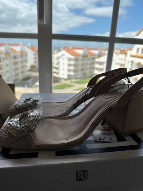 sapatos com aplicação super elegantes