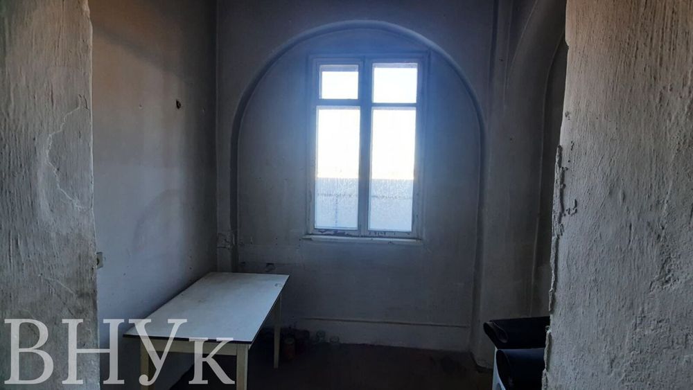 Продам квартиру з земельною ділянкою в центрі м. Ківерці