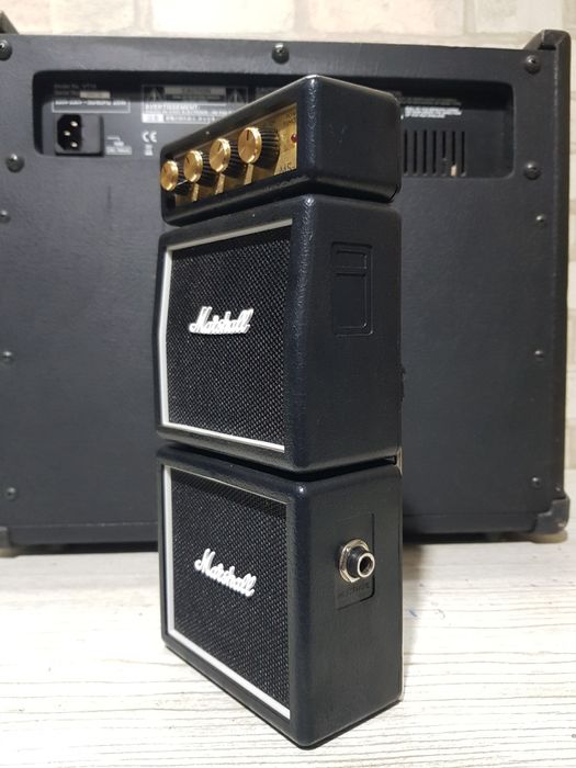 Комбопідсилювач/комбоусилитель VOX+1/Marshall/Line 6