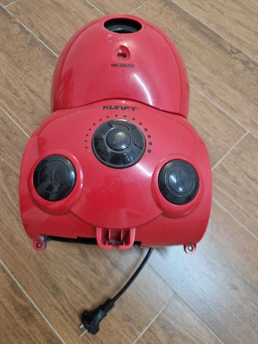 Aspirador KUNFT SL224 com acessórios 1400W–1600W