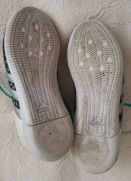 Футзалки Adidas 33 р.