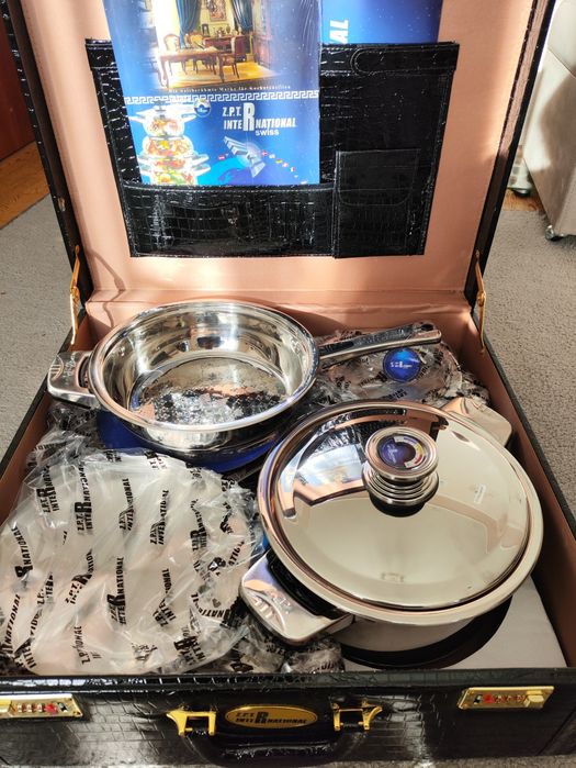 Набір посуду ZPT international Швейцарія в подарунковому кейсі  12 пр.