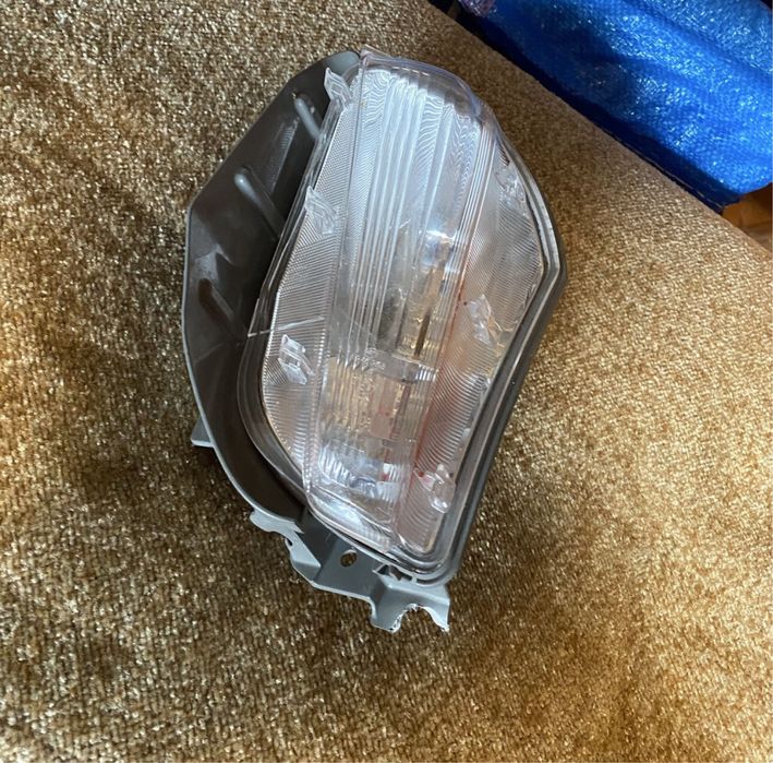 Halogen przód zderzaka przedni  lewy toyota  prius plus V