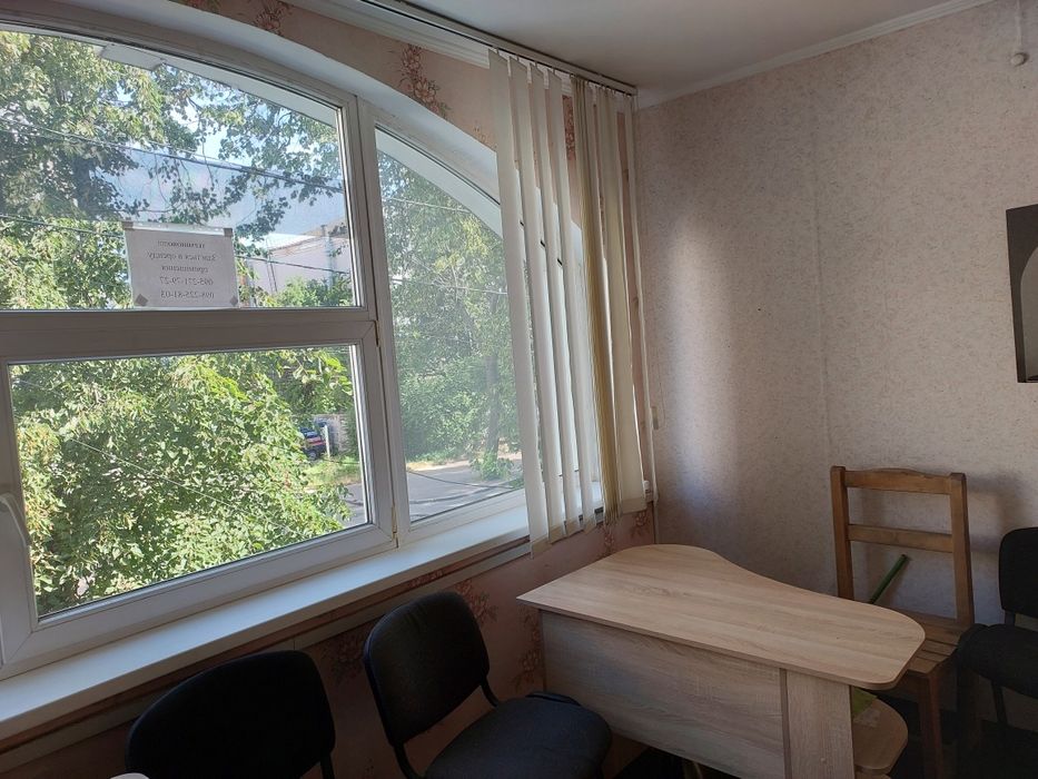 Здается в оренду кімната в центрі міста.