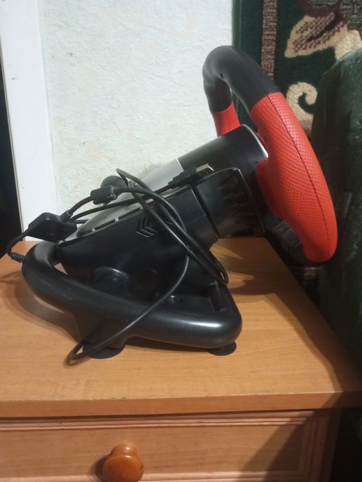 Продам ігровий руль без педалей