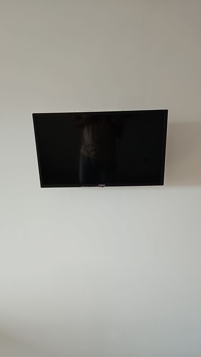 Tv 22  polegadas strong + suporte de parede