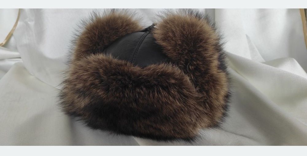 Czapka uszatka / pilotka z naturalnym futrem z jenota