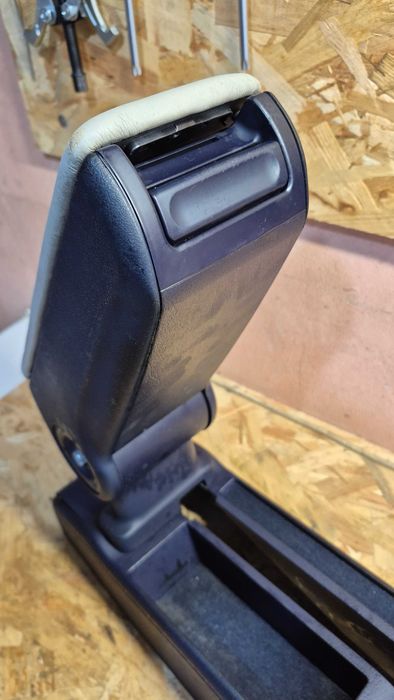 Consola Central com Apoio de Braço Audi A4 B5 8D Pré-Facelift 1995 a 1999 Original