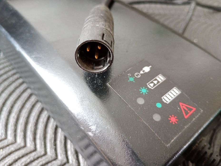 Ładowarka BMZ 36V