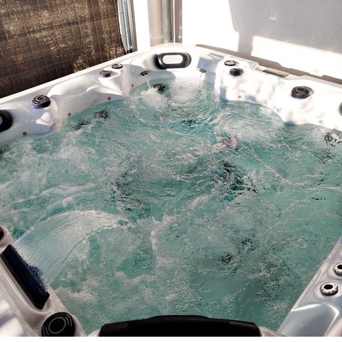 Jacuzzi Ogrodowe X4 z mocnym masażem | Bogate wyposażenie