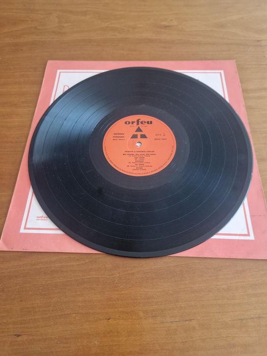 Vinil "Tributo a Roberto Carlos", Orfeu